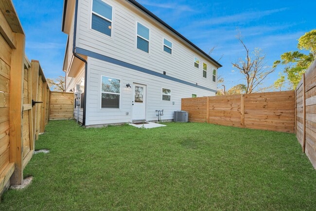 Building Photo - 4713 Talina Way