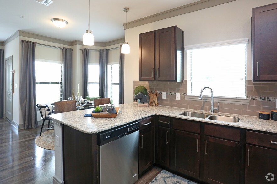 Cortland Avion Shadow Creek 2101 Kingsley Dr Pearland TX 77584