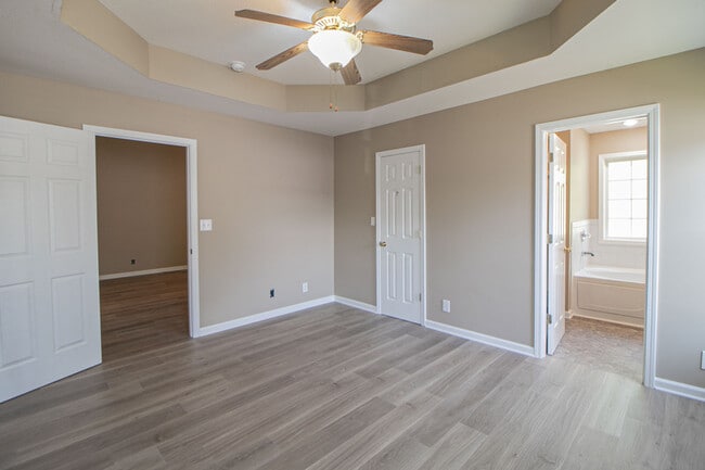 Building Photo - 2945 Core Dr