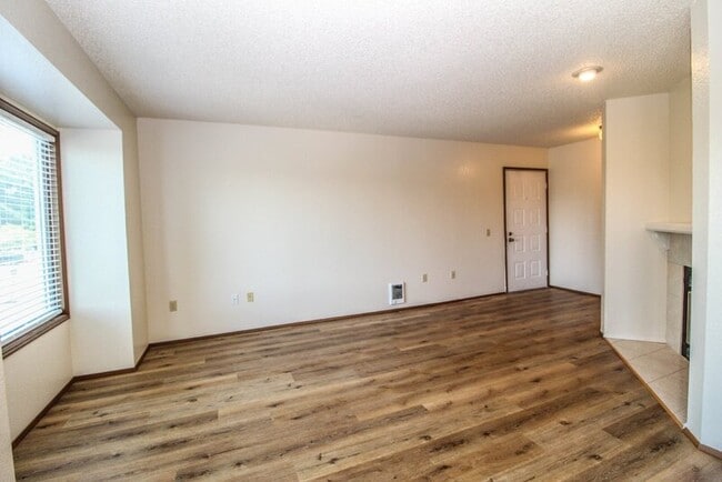 Building Photo - 12717 NE 170th Ln