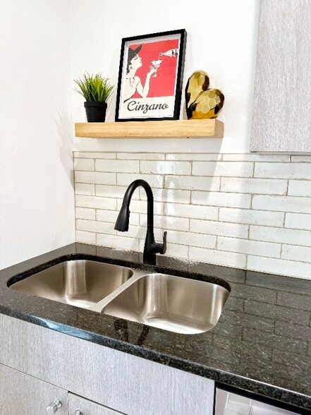 Building Photo - 3203 Memorial Ave