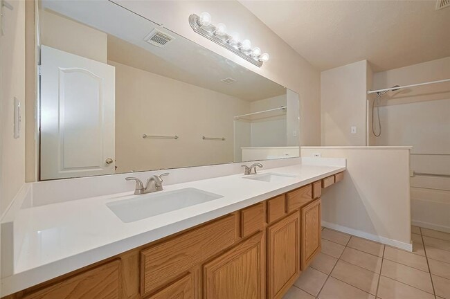 Building Photo - 4811 Tracemeadow Dr