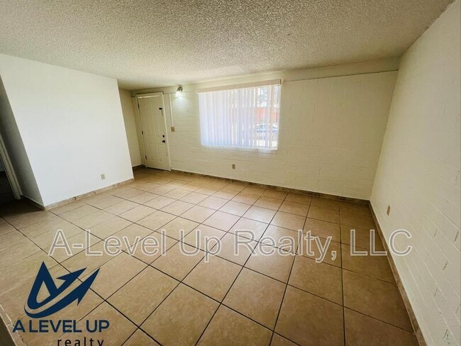 Building Photo - 3519 E Ellington Pl