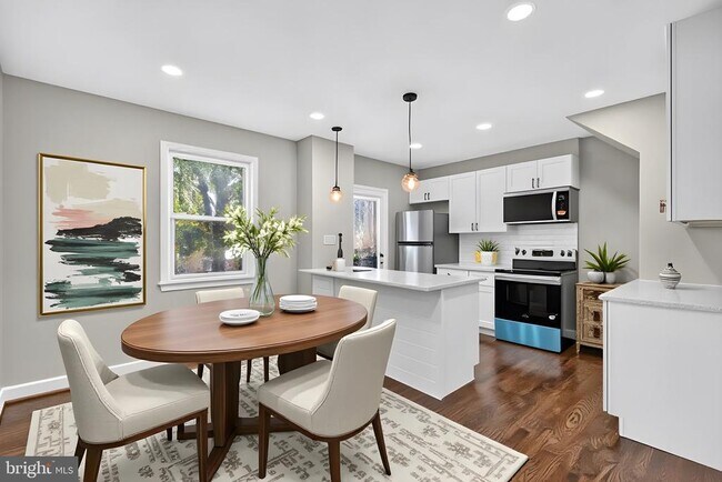 Building Photo - 1109 Congress St SE