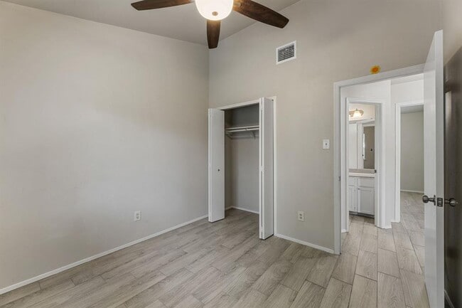 Building Photo - 1808 Prairie Star Ln