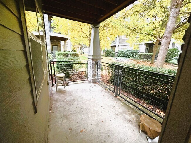 Building Photo - Updated 2 BD | 1 BA Condo with Amenities - Arbor Crossing