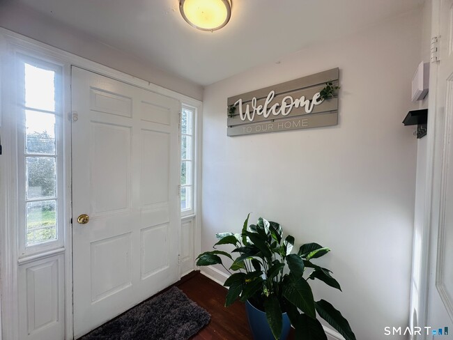 Building Photo - 37 Weed St