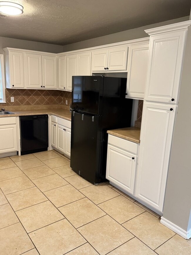 Building Photo - Charming 3-Bedroom Home with Bonus Room – Fully Updated and Move-In Ready!