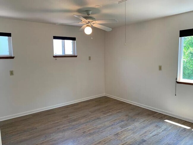 Building Photo - 1526 Whedbee St