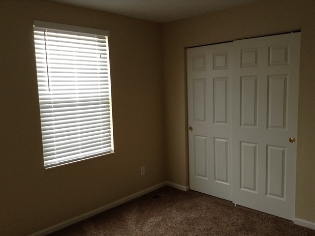 Building Photo - 2401 Oaktree Place