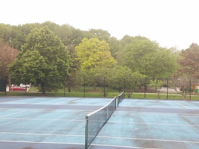 Building Photo - 5820 Oakwood Dr