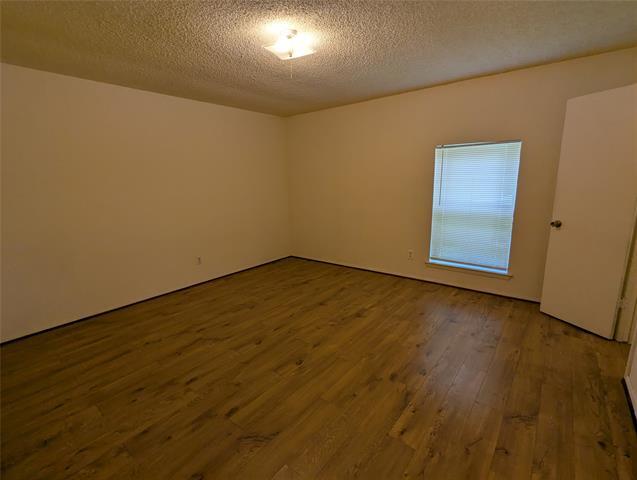 Building Photo - 1112 Dennis Dr