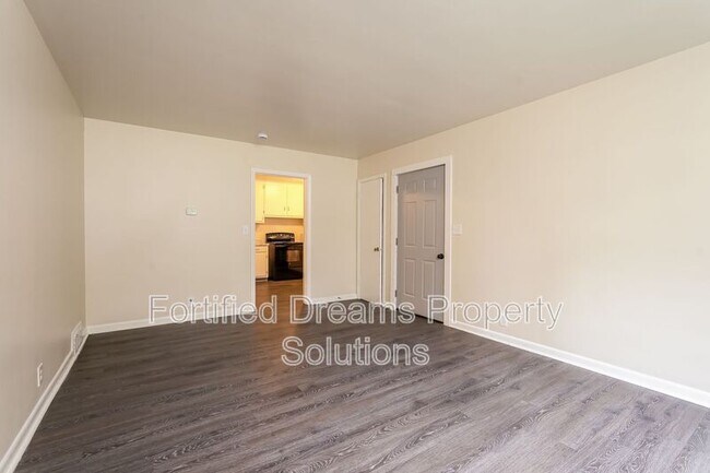 Building Photo - 509 Steele St