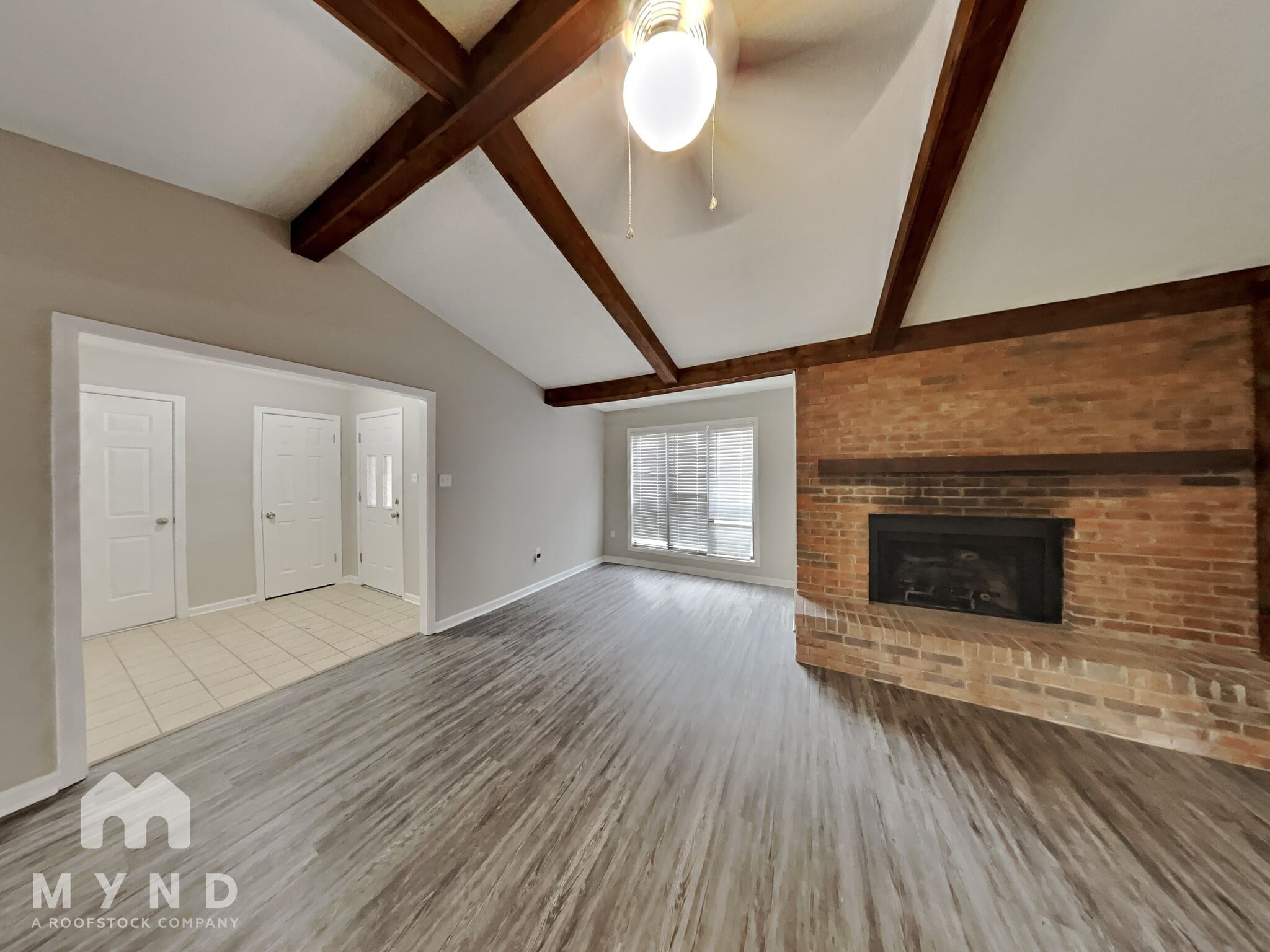 Building Photo - 5867 Willow Springs Dr
