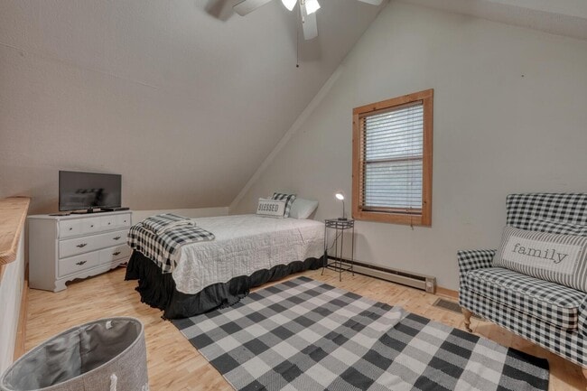 Building Photo - 121 Hawks Nest Ln