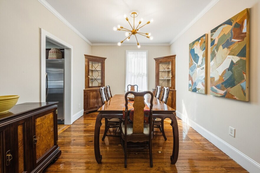 Building Photo - 220 Cleland St