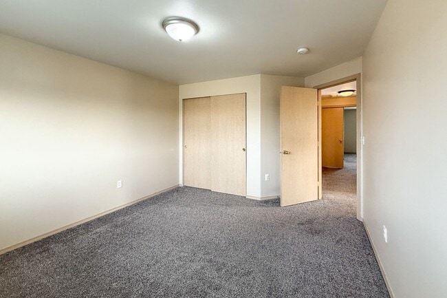 Building Photo - South Richland 4-Bedroom Home With Large Backyard