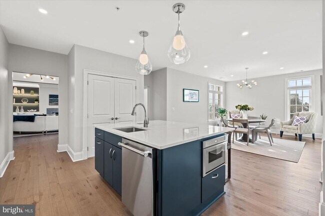 Building Photo - 600 Second St