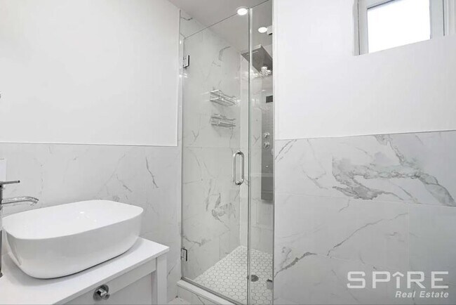 Building Photo - 2 bedroom in Bronx NY 10463