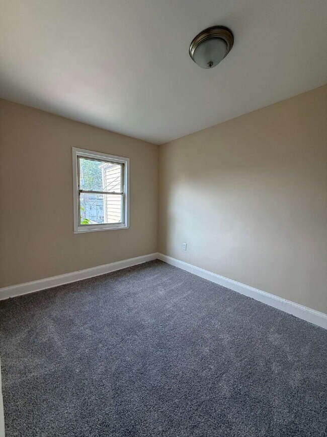Building Photo - "Charming 2-Bedroom Sanctuary with Finished Basement in NE Washington, DC!"