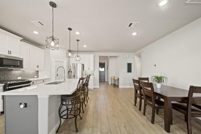 Building Photo - 1735 Harvest Lake Dr