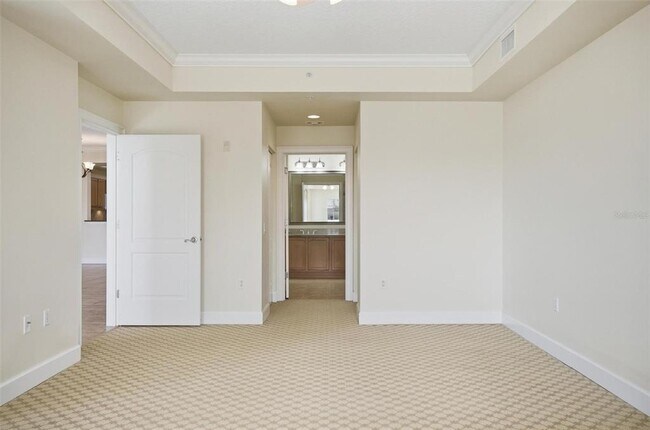 Building Photo - 102 Yacht Harbor Dr