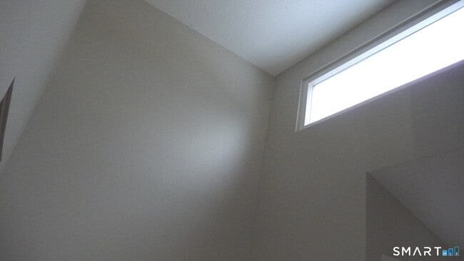 Building Photo - 11 Little River Ln