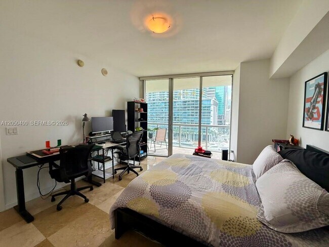 Building Photo - 475 Brickell Ave