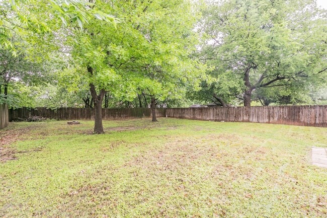 Building Photo - Charming and Updated Home in White Settlement