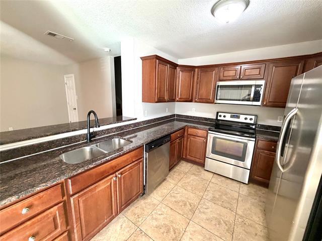 Building Photo - 2339 Bloomfield Dr