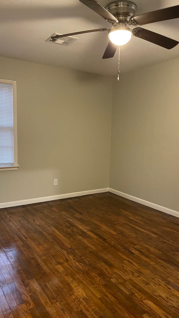 Building Photo - 3 Bedroom House Within Walking Distance of SFA