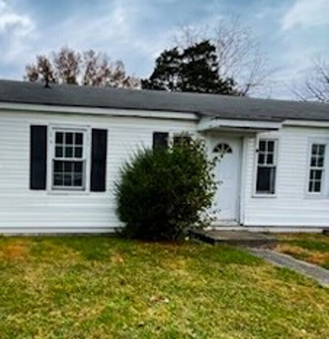 One Bedroom One Bathroom Home in St. Albans 2730 Knox Ave Saint