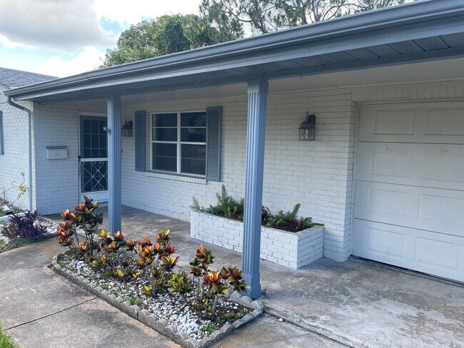Building Photo - 7552 Cumber Dr