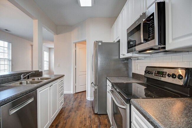 Building Photo - FOR RENT - VIRGINIA BEACH