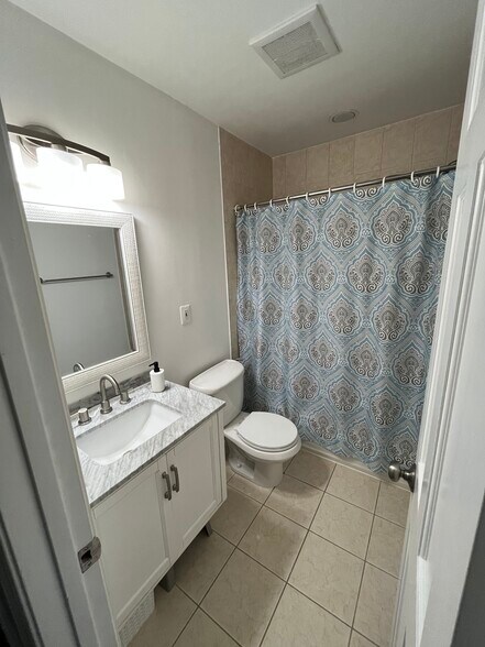 Building Photo - 1709 Lorre Dr