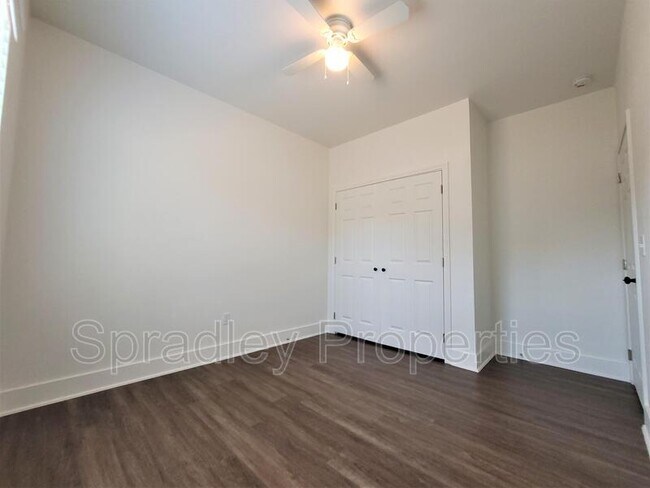 Building Photo - 1024 N Wall St