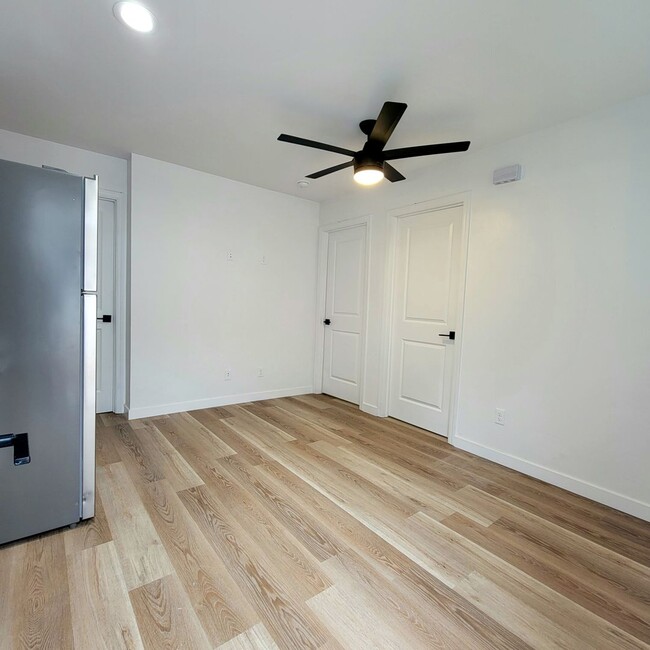 Building Photo - 6249-6253 Mary Lane Drive