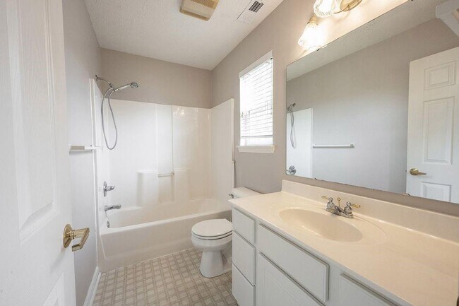 Building Photo - 9246 Eden Woods Ct