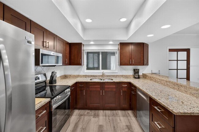 Building Photo - 6660 Cape Hatteras Way NE