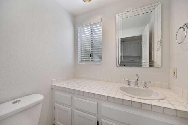 Building Photo - CHARMING HOME IN TEMECULA 3 BD/2.5 BA | OV...