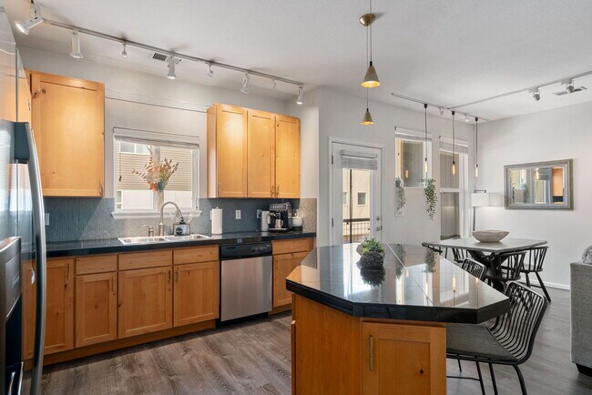 Building Photo - 11310 Colony Cir