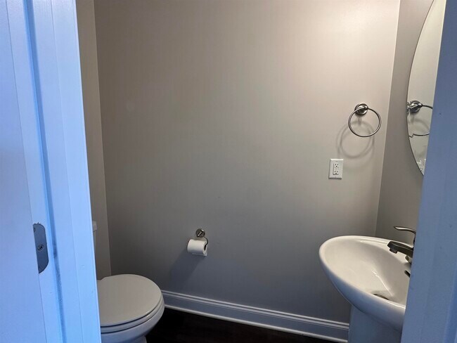 Building Photo - 1200 Bluemoon Dr