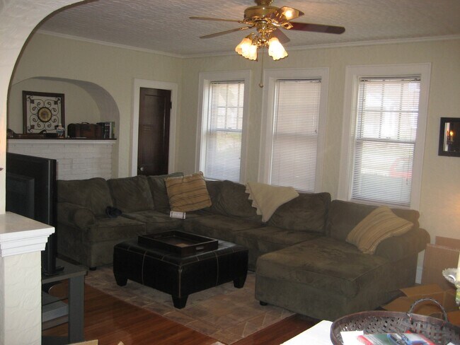 Building Photo - 1081 Terrace Dr