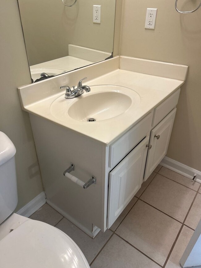 Building Photo - 02-101 Bosilca