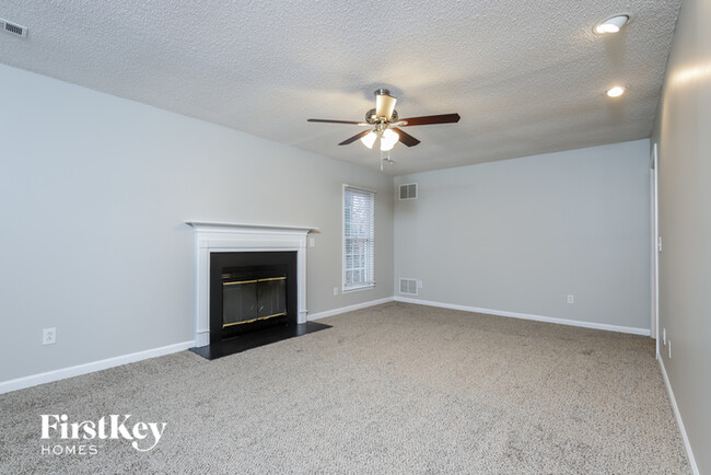 Building Photo - 120 Crestway Ct
