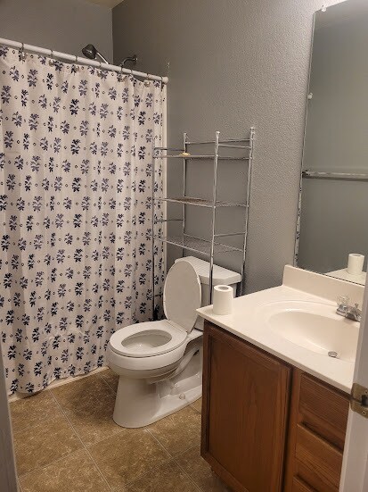 Upstairs guest bathroom - 1824 Bayland St