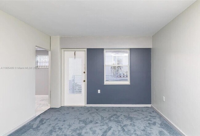 Building Photo - 1545 Euclid Ave