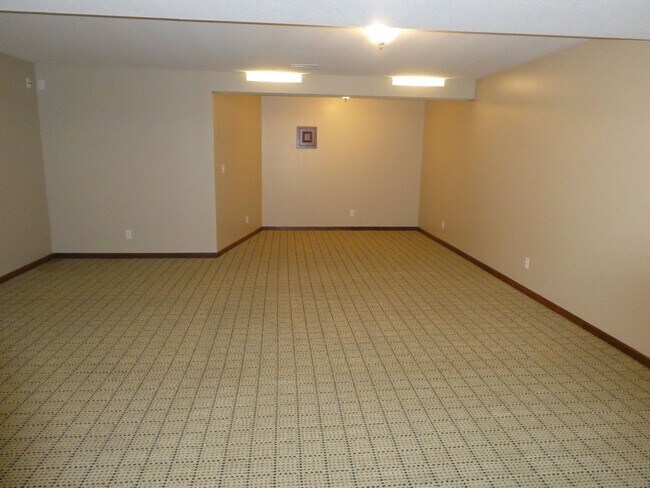 Building Photo - Beautiful home off Chapel Hill Rd