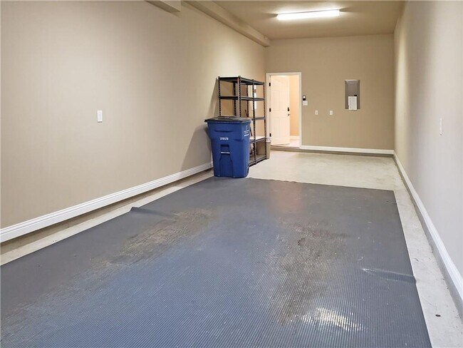 Building Photo - 2012 Simond Ave