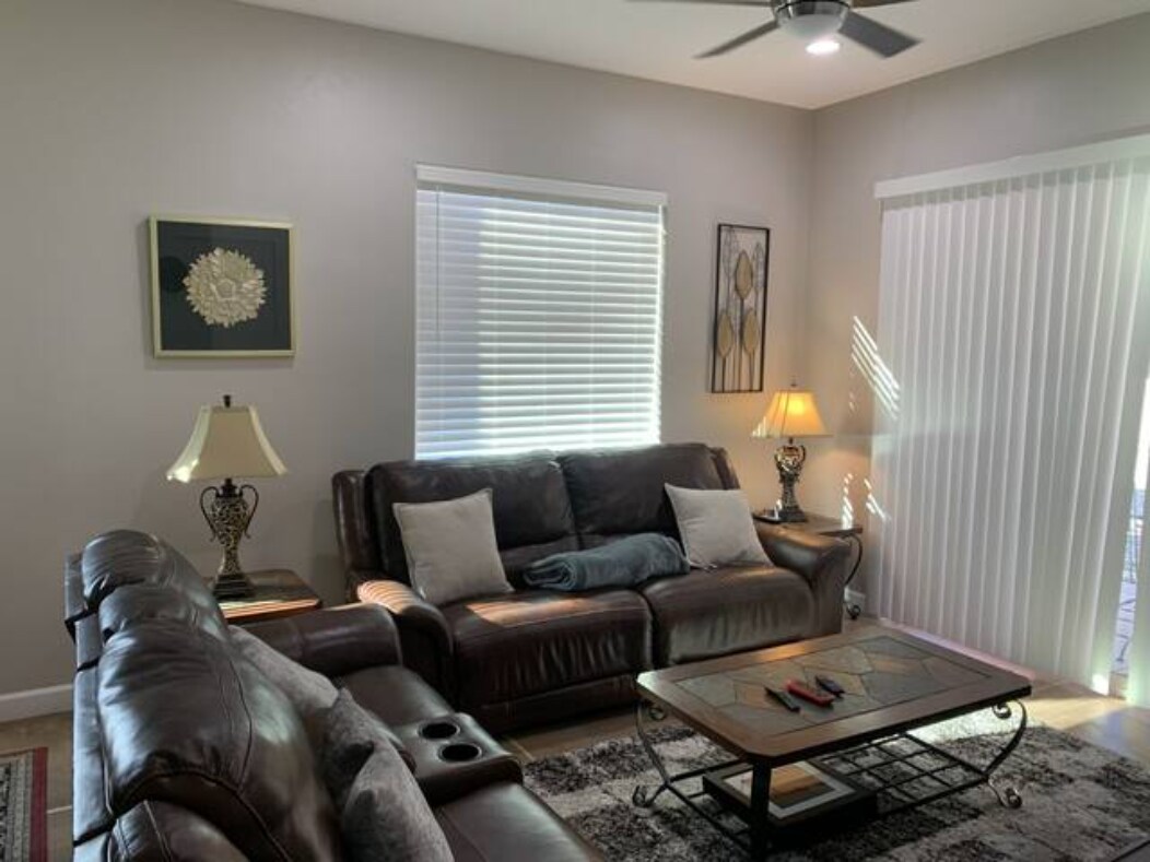 Building Photo - 4261 N Red Sun Pl